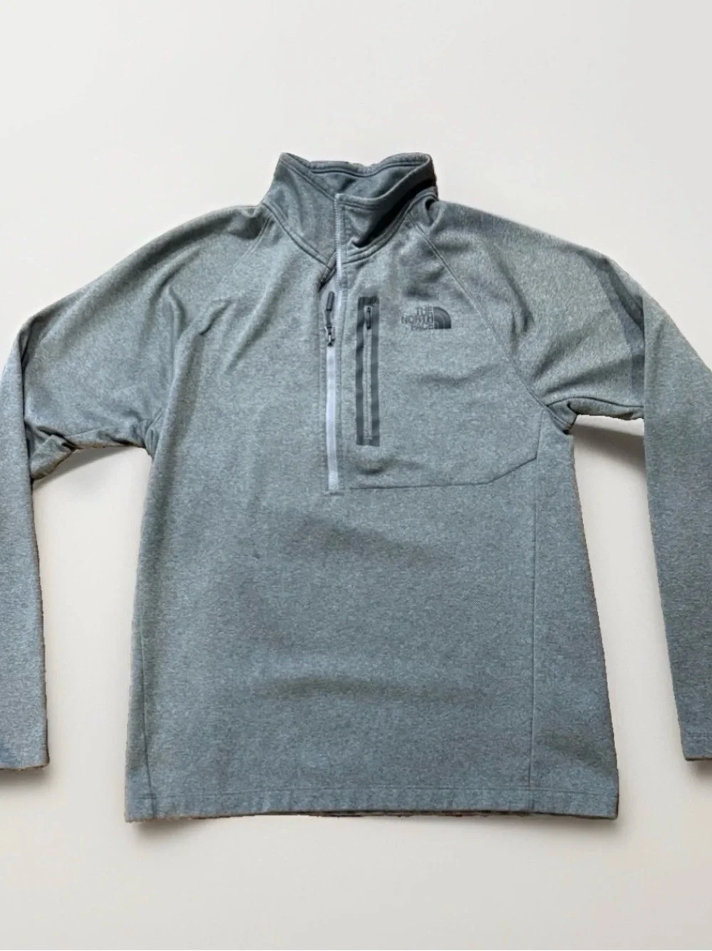 The North Face Men's Heather Gray Quarter-Zip Performance Pullover Medium.
